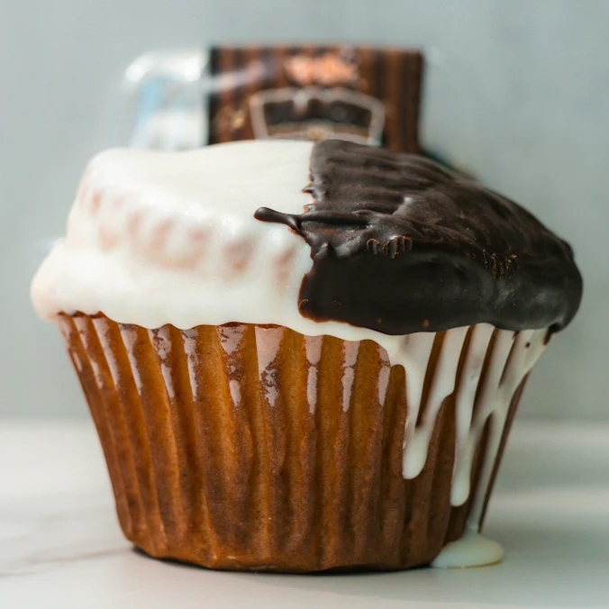 Buffin Muffin - Black & White Cookie - Image 3